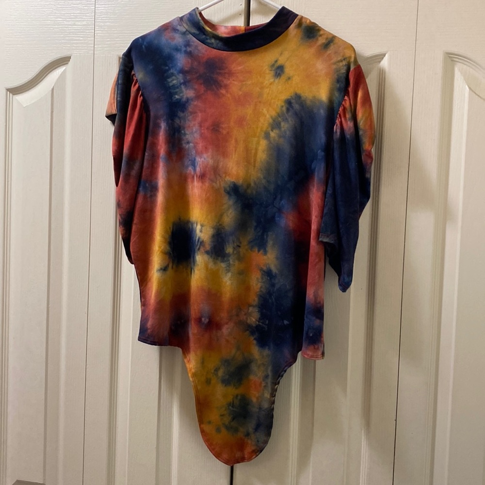 Beautiful Tye Dye Stretchy Shirt with balloon sleeves